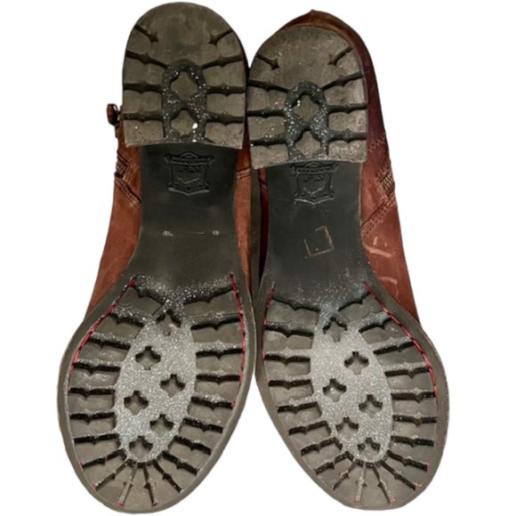 Trask Madison Distressed Leather Ankle Bootie Lug Sole 2.5" heel - Brown - 9 - Picture 8 of 12